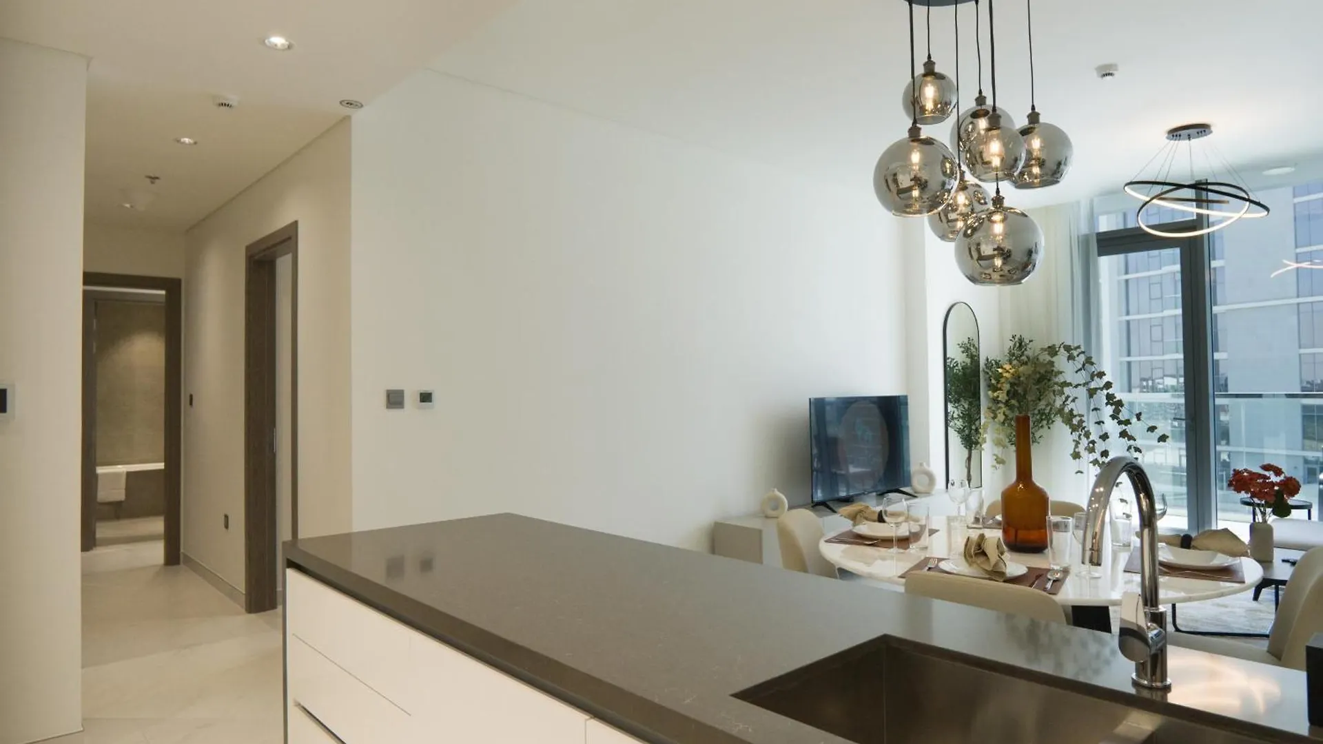 Amazing 2Bdr With Lagoon View In District One 13 Al Merkadh Dubai Apartment